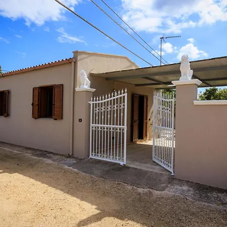 La Dimora Di Tota - Al Mare Con Piscina, Villa Otranto